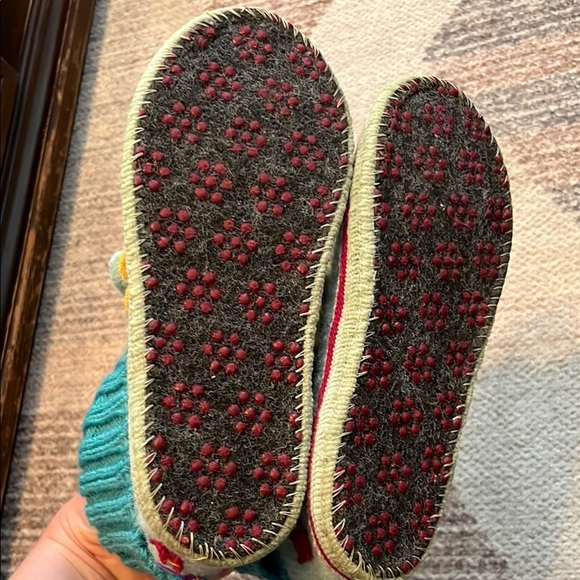 Garnet Hill Kids Unicorn Slippers - Teal - Picture 6 of 7